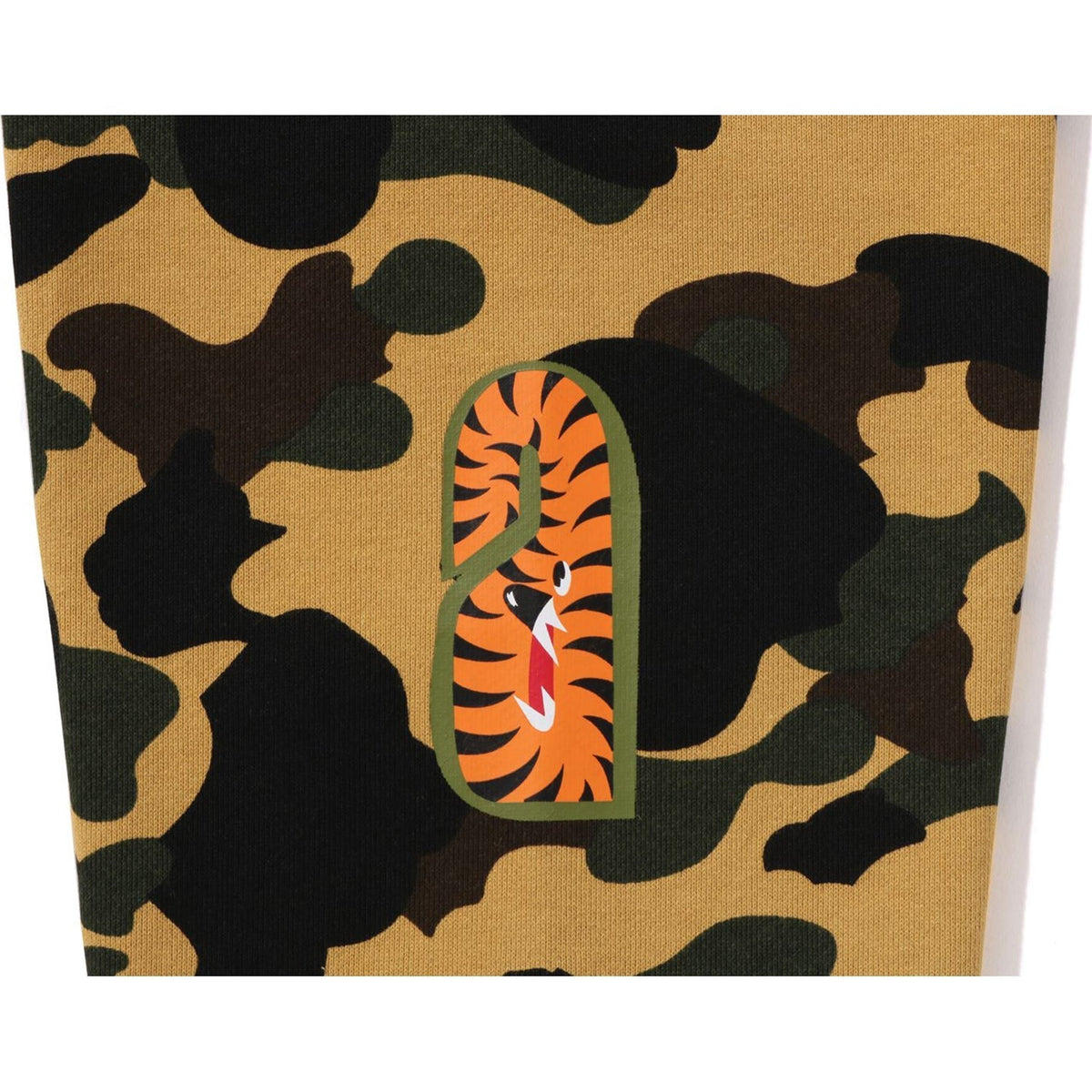 BAPE MENS 1ST CAMO SHARK CREWNECK SWEATSHIRT